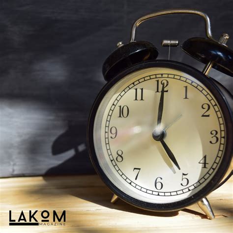 Waking up at 5 a.m. for productivity: here are the pros .